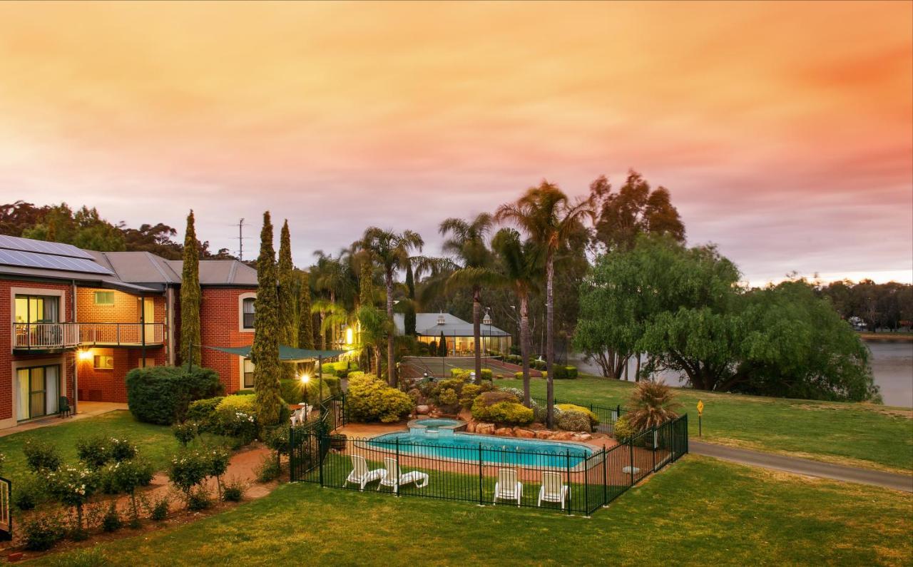 Clare Country Club Hotell Eksteriør bilde