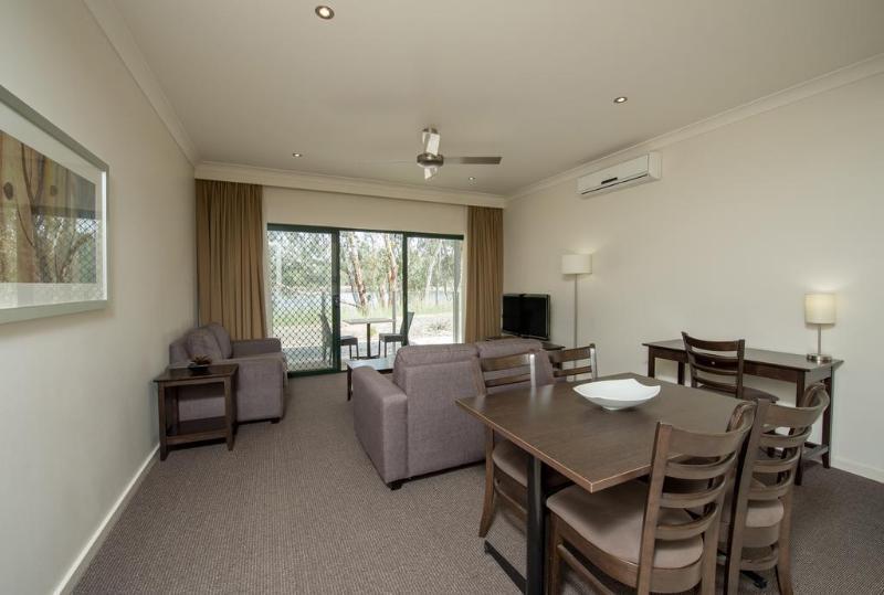 Clare Country Club Hotell Eksteriør bilde