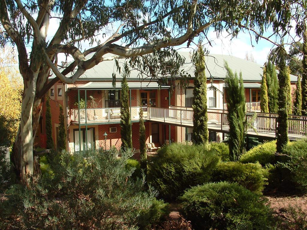 Clare Country Club Hotell Eksteriør bilde