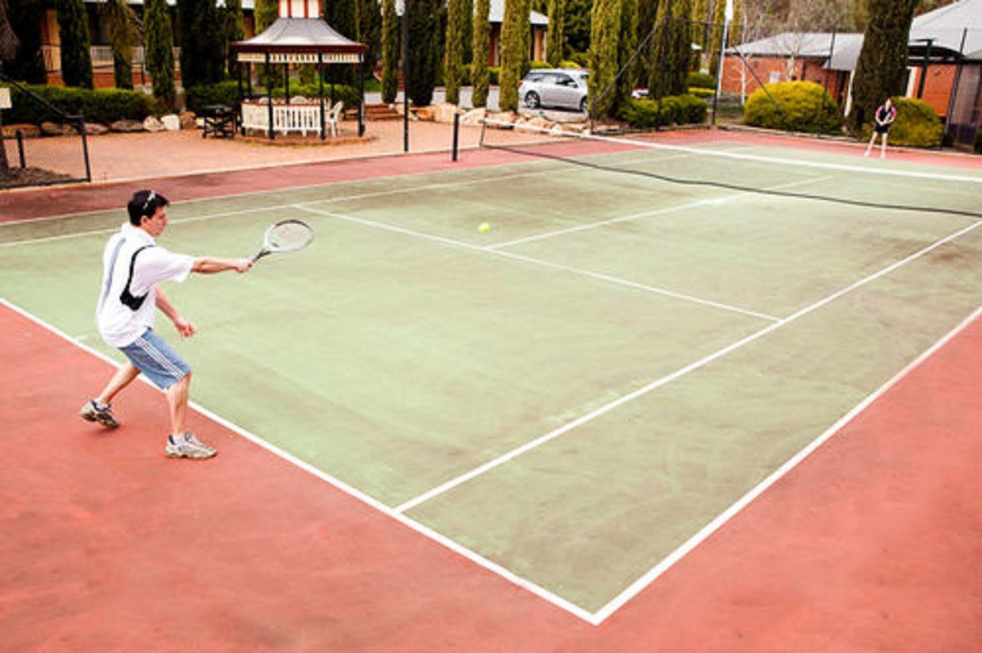 Clare Country Club Hotell Eksteriør bilde