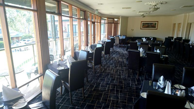 Clare Country Club Hotell Eksteriør bilde
